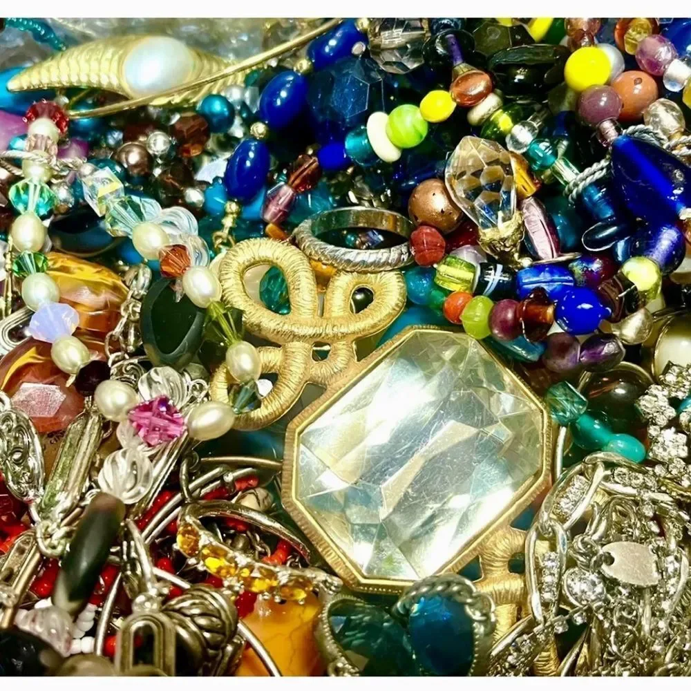 1 Lb Pound Unsearched Huge Lot Vtg 2 Now Jewelry WEARABLE Art Craft Treasure Fun - Picture 16 of 16
